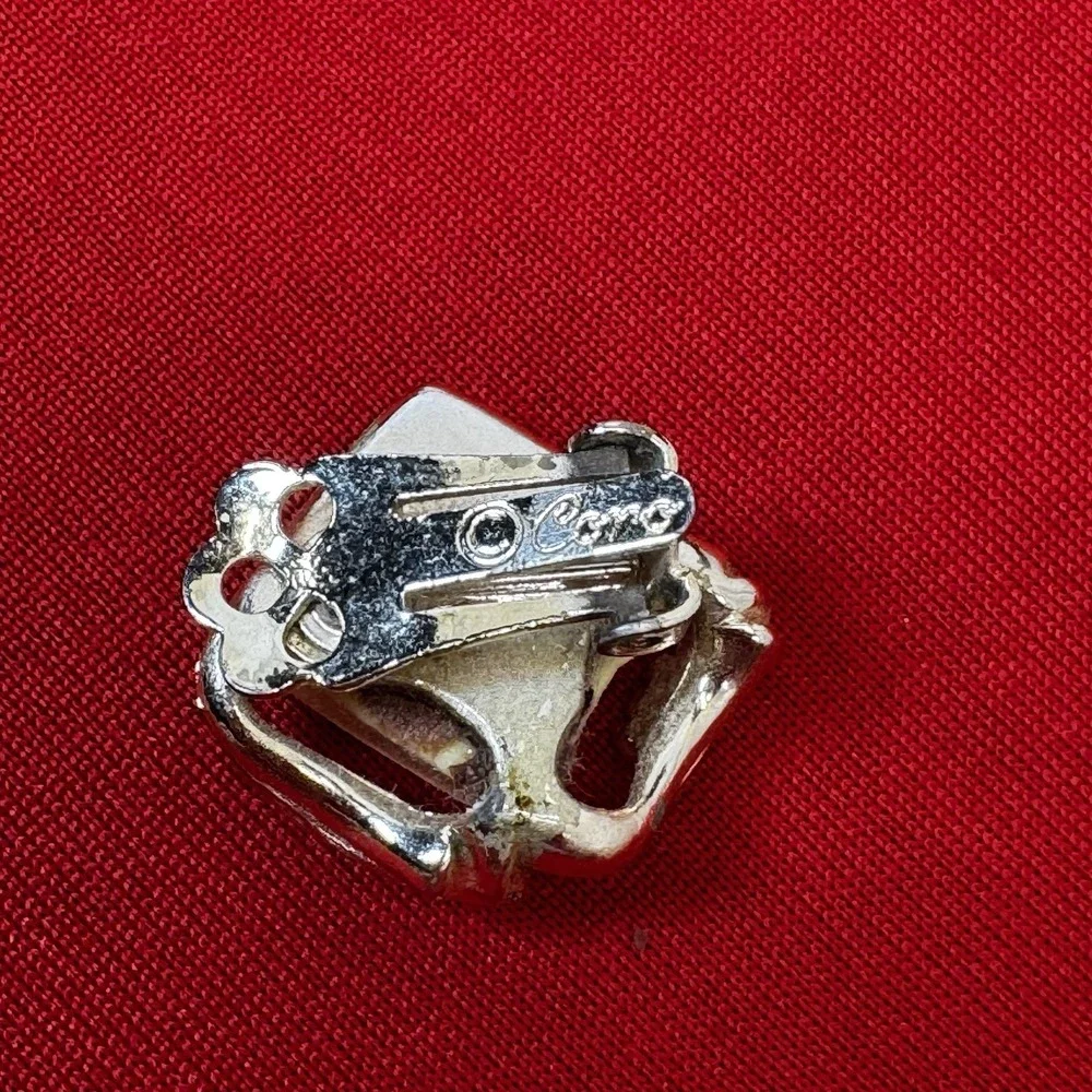 Vintage Coro Signed Gold-tone‎ square clip earrings yellow